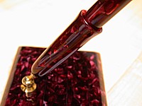 Cranberry Desk Pen (funnel closeup)